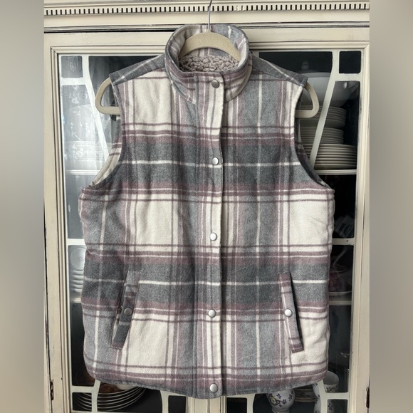 TxS Fuzzy Flannel Vest - Picture 1 of 4